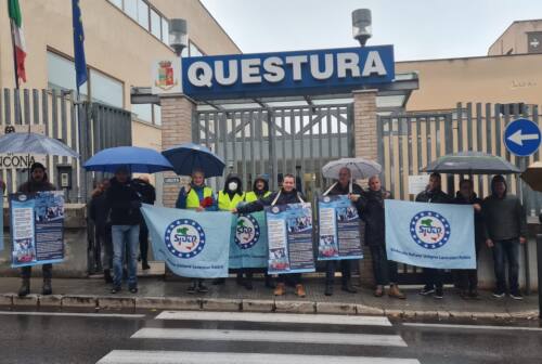«Non torneremo indietro di 41 anni», protesta del Siulp davanti a Questura e Prefettura di Ancona