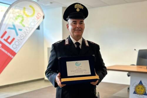 Alluvione, premiato il carabiniere “eroe”: ha salvato la vita a una donna