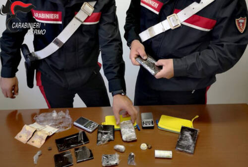 Cocaina e hashish nascosti nella siepe: sequestro dei carabinieri a Sant’Elpidio a Mare