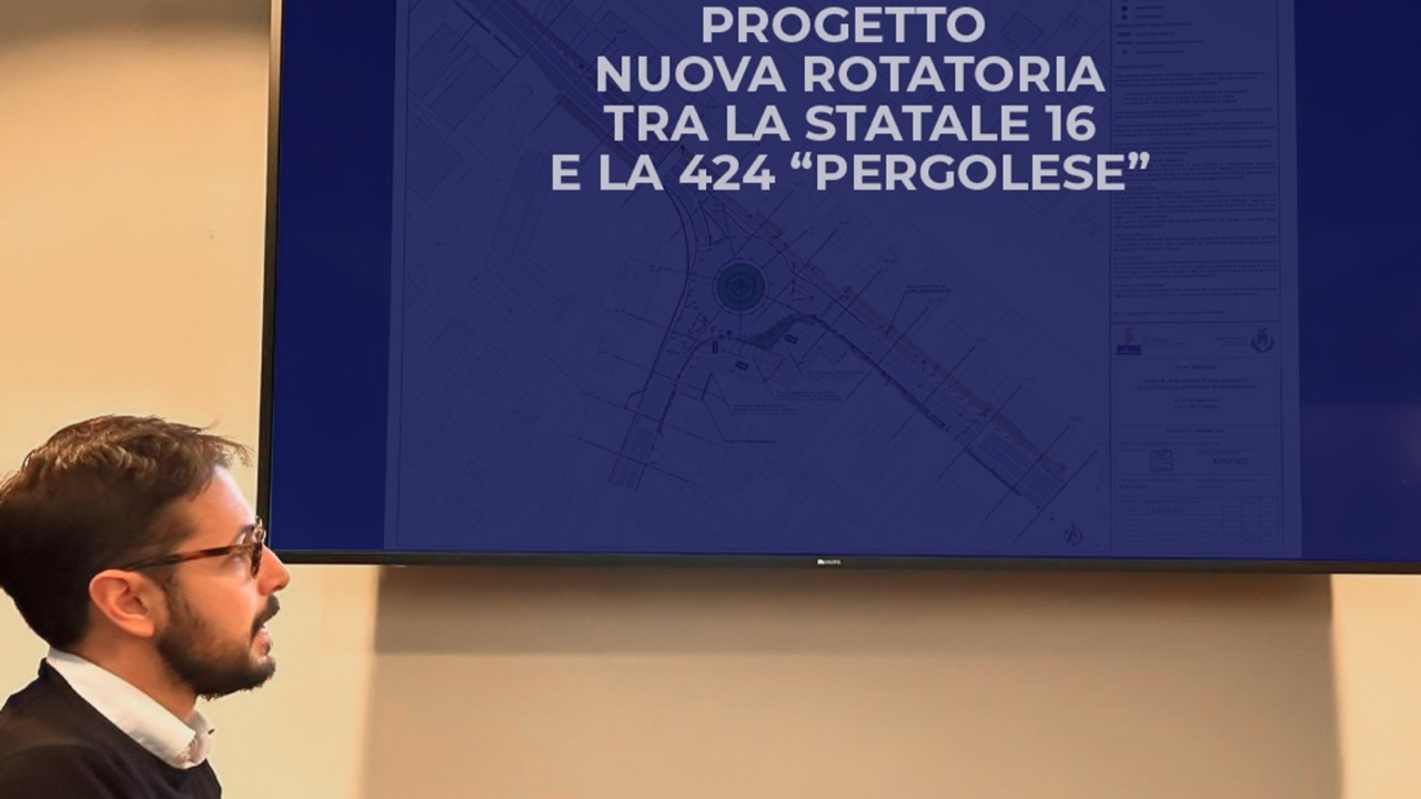Il sindaco di Mondolfo Nicola Barbieri alla presentazione del progetto per la nuova rotatoria a Marotta