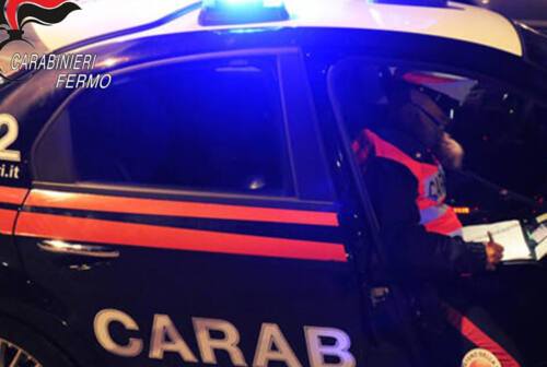 Fermo, fuggono dopo l’incidente senza prestare soccorso: i carabinieri denunciano padre e figlio