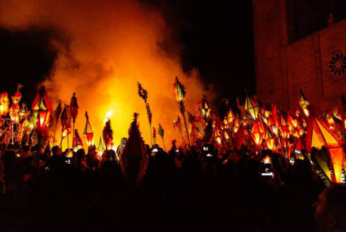 Castignano, ritorna il Carnevale storico con i moccoli e i gruppi mascherati