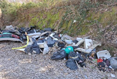 Rifiuti, sporcizia e materiale pericoloso: ad Ascoli spunta un’altra discarica a cielo aperto