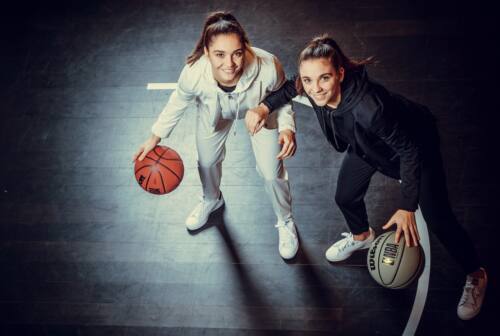 Le gemelle Villa della Nazionale di basket sono le nuove ambasciatrici di Tombolini