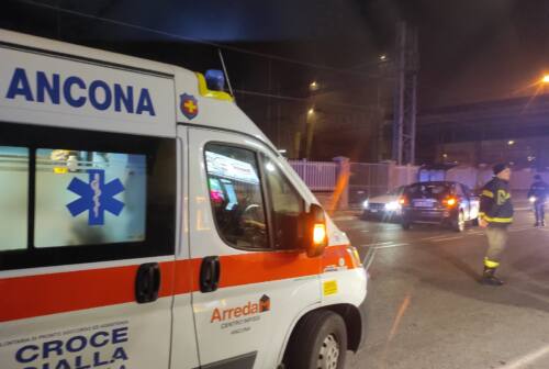 Ancona, schianto agli Archi: pony express in ospedale