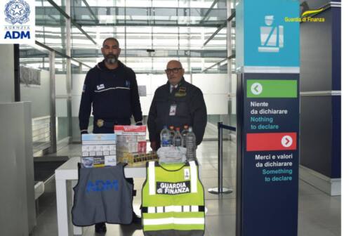 Aeroporto di Falconara, nel 2022 oltre 5mila i controlli di Finanza e Dogane: sequestrati sigarette, alimenti e alcolici