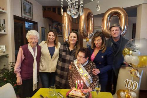 Falconara in festa per i 100 anni di Teresa Renghini, fondatrice dell’Osteria del Pozzo