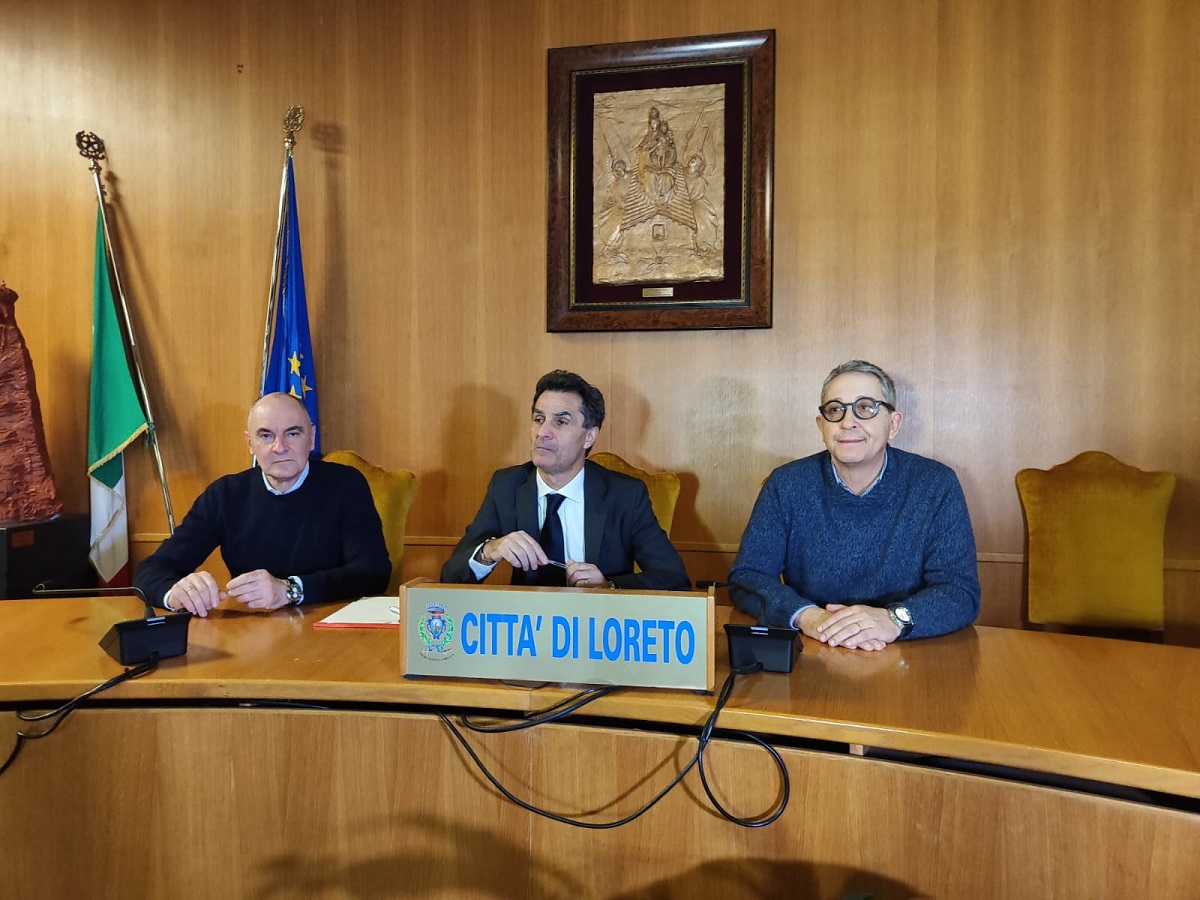 Da sinistra l'assessore Pighetti, il sindaco Pieroni e l'assessore Tanfani