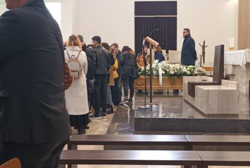 Castelfidardo, folla ai funerali del giovane Davide Dini