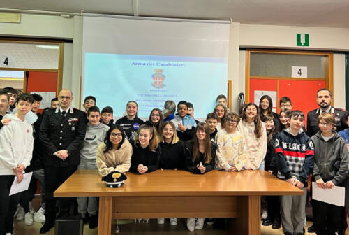 Falconara, carabinieri in cattedra al “Galileo Ferraris” per una lezione sulla legalità