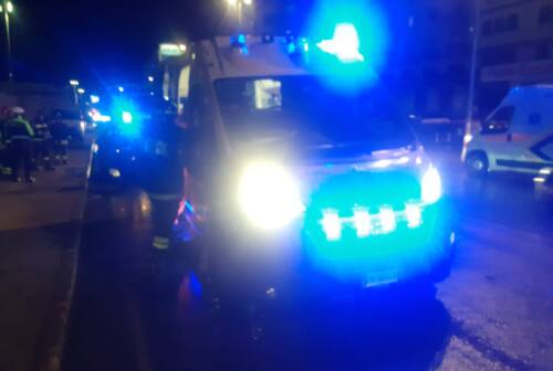 Ancona, scontro tra auto in via Flaminia: due feriti