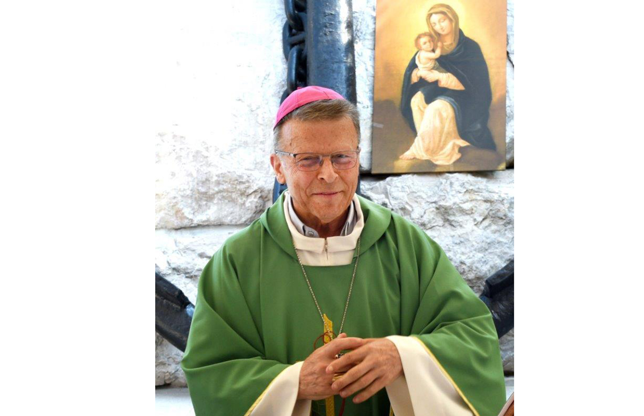 Vescovo Armando Trasarti