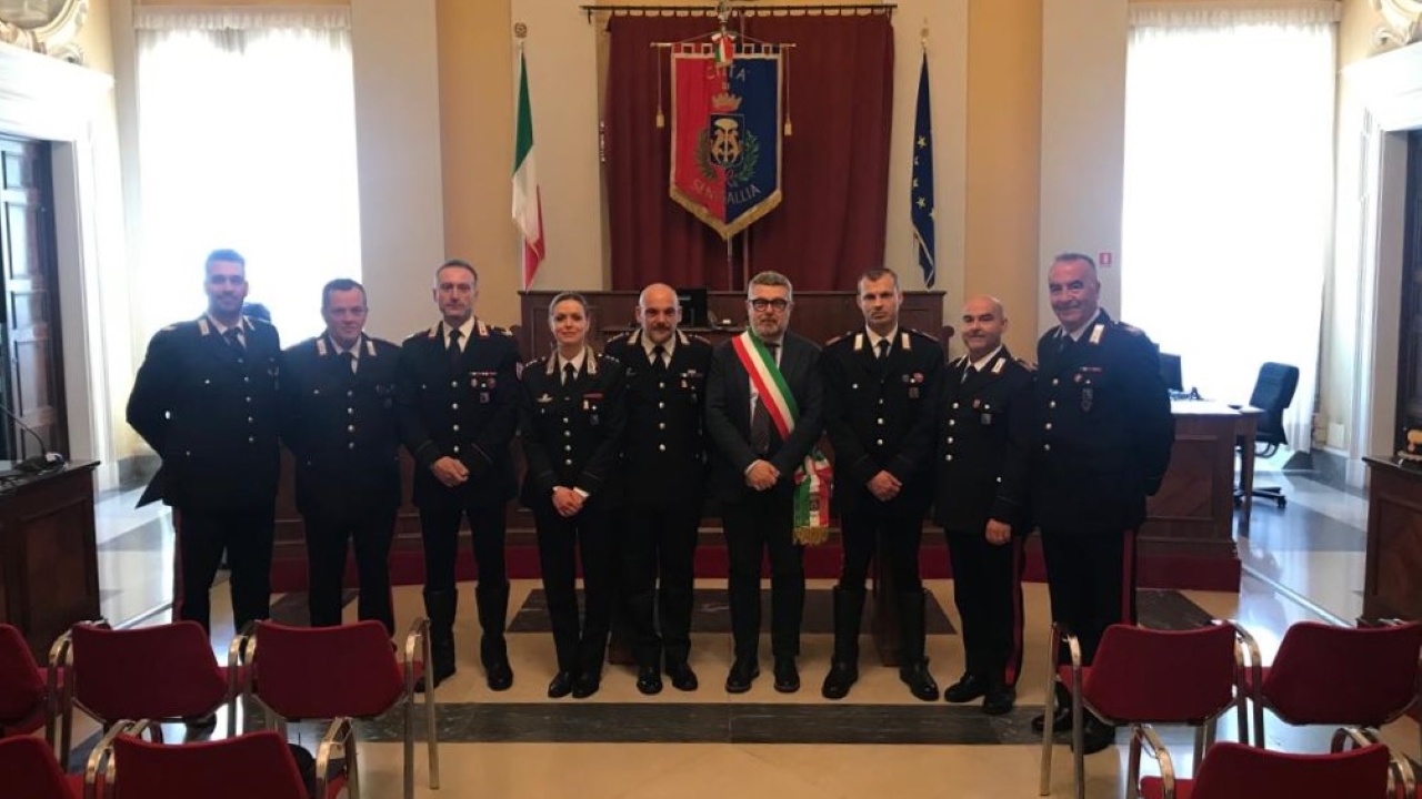 La Città di Senigallia ha ringraziato attraverso il sindaco Olivetti l'Arma dei carabinieri per l'impegno nelle drammatiche settimane legate all'alluvione del 15 settembre 2022