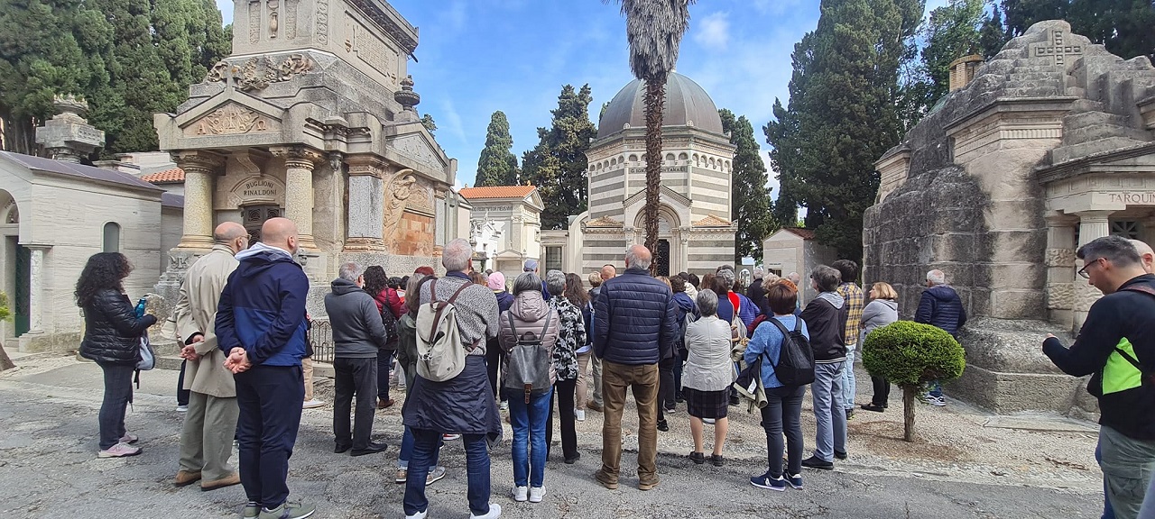 Turisti in tour a Osimo