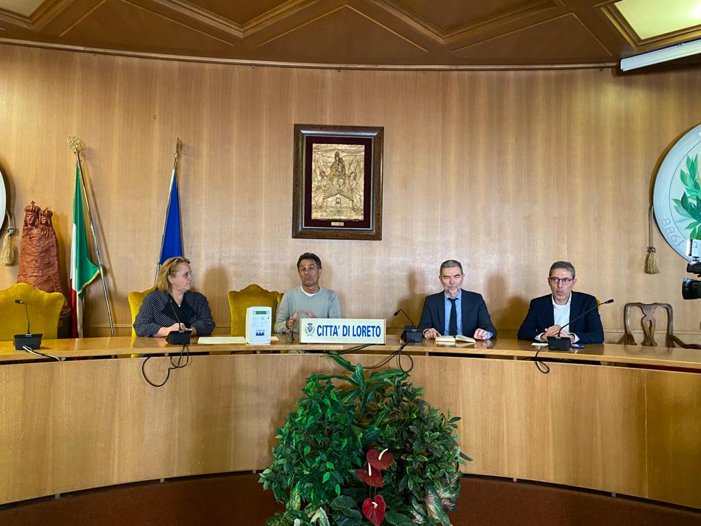 La conferenza stampa del sindaco con Enel in Comune a Loreto