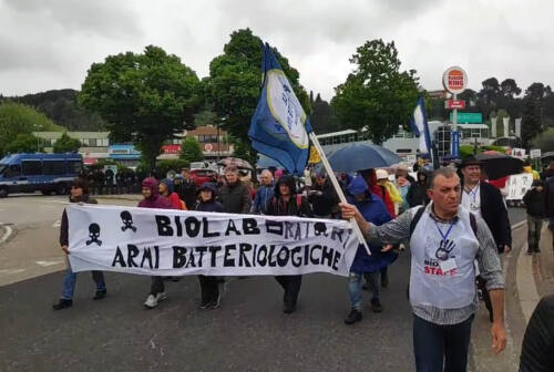 Dalla Calabria e dal Piemonte a Pesaro per dire “no” al biolaboratorio: oltre 5000 alla manifestazione