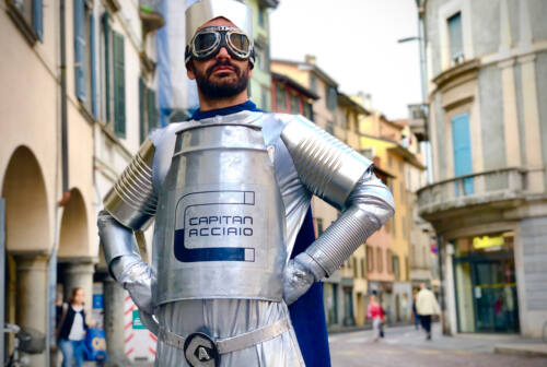 A Pesaro arriva Capitan Acciaio, il supereroe del riciclo