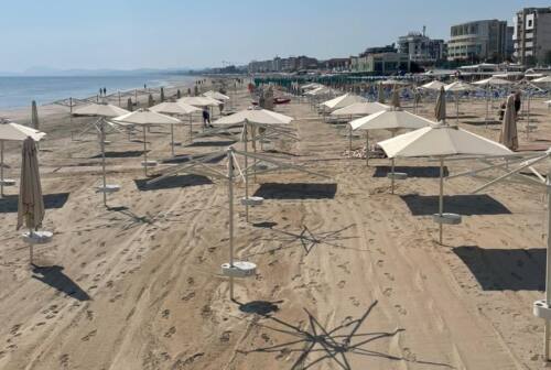 Senigallia: spiaggia ripulita dopo il maltempo, operatori soddisfatti