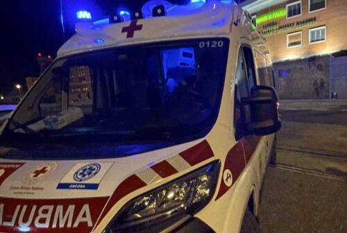 Ancona, tragedia sui binari: persona muore travolta da un treno merci